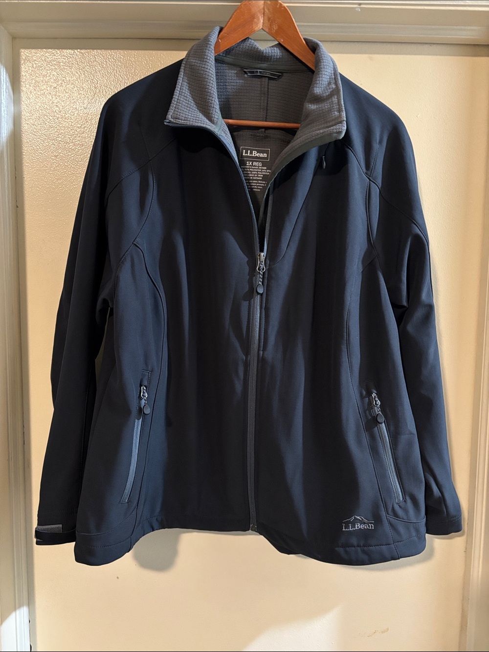 L.L. Bean Women's Navy Soft-shell Utility Jacket with Contrast Collar Size 1X